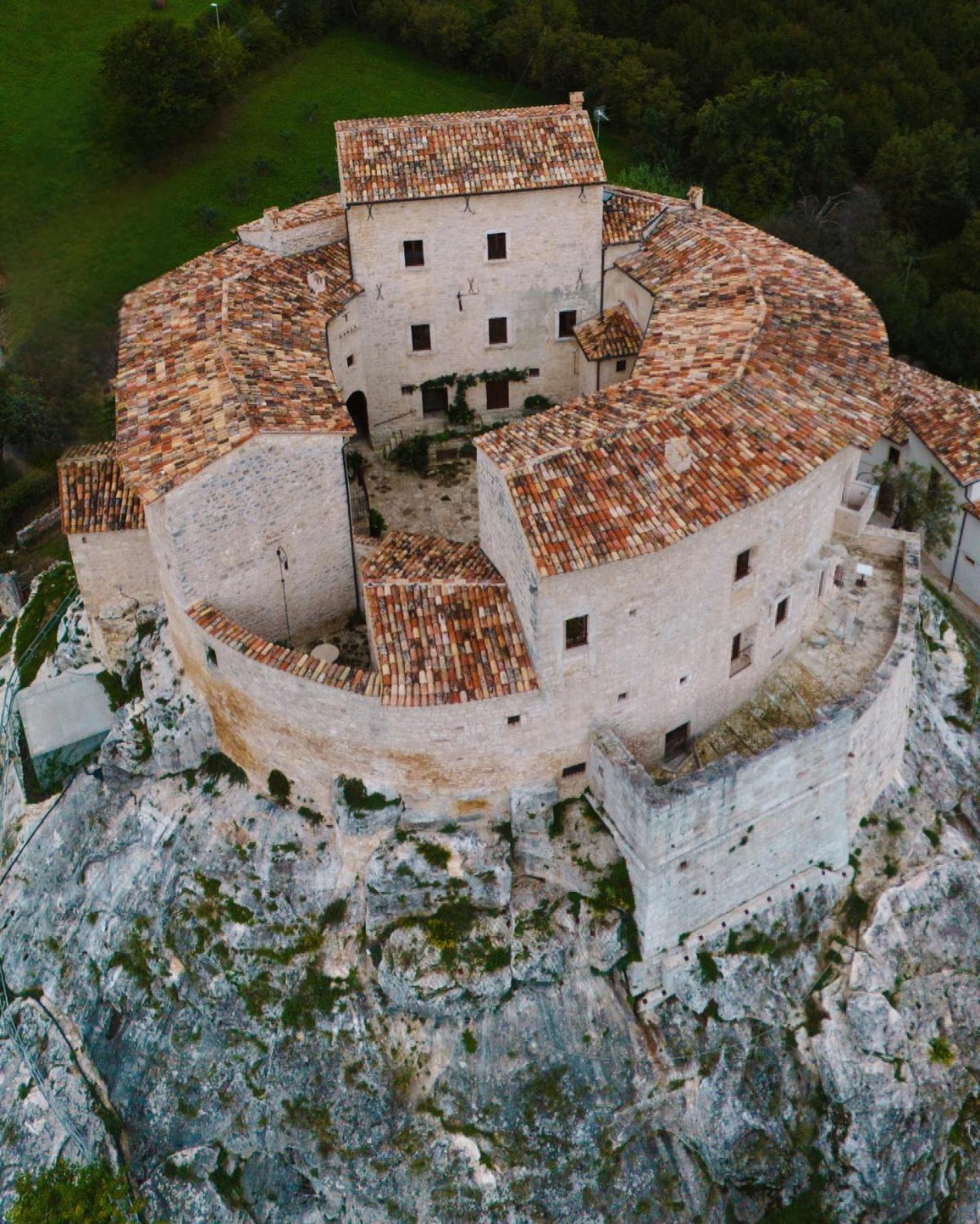 Castel Di Luco Hotel Acquasanta Terme Bagian luar foto